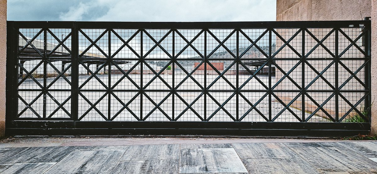 Sliding gates